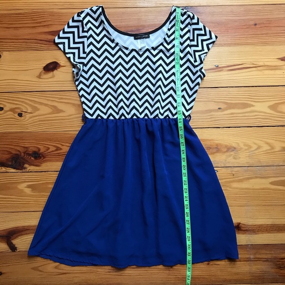🌸5/$30🌸 Cantata Blue Black White Zig-Zag Dress, EUC - Picture 7 of 13